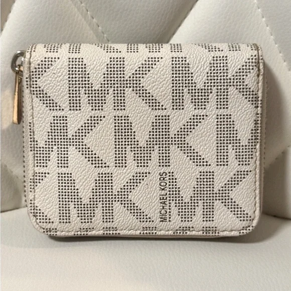 MICHAEL KORS WALLET EUC - Picture 2 of 6